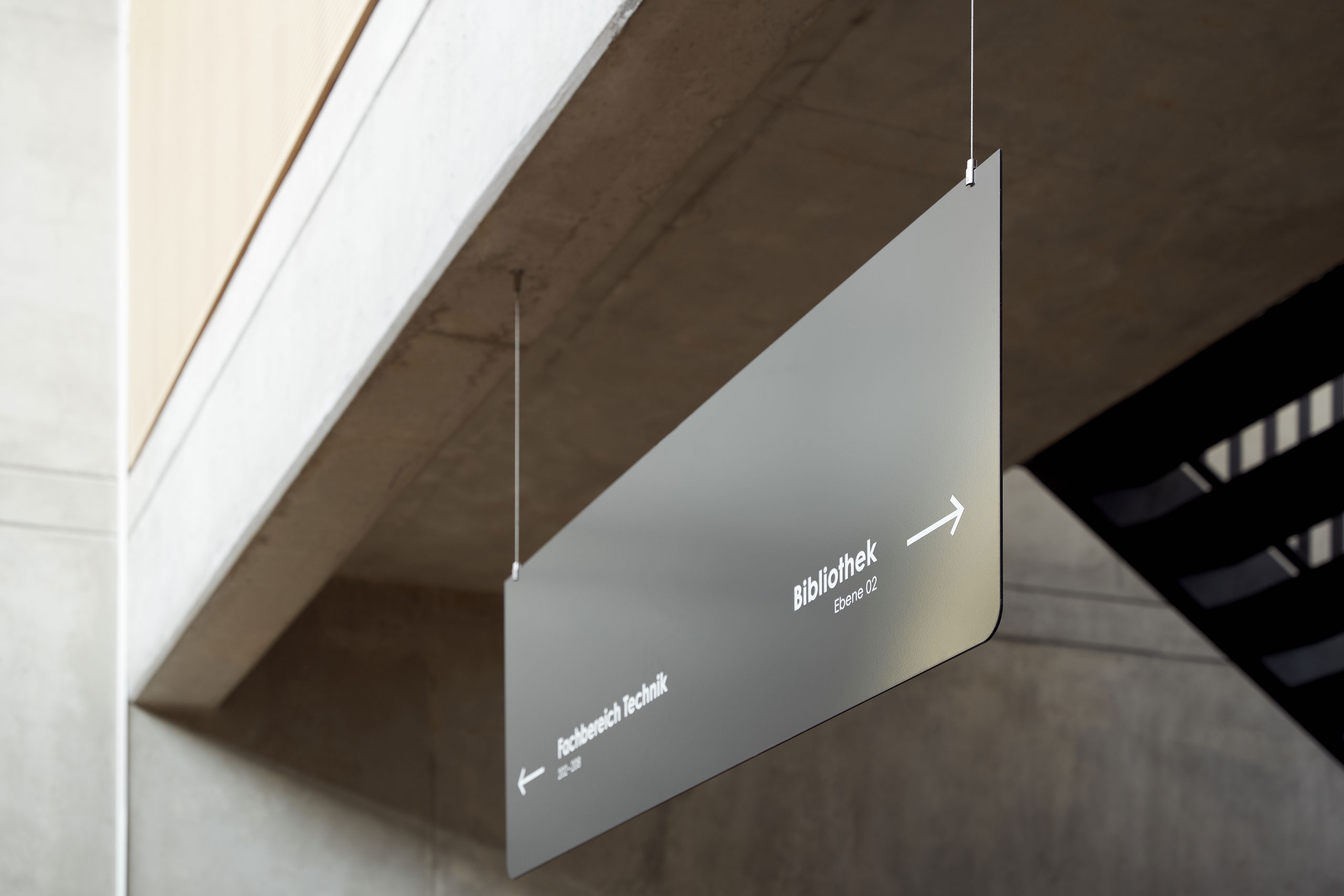 atelier-522-bzm-signaletik-ceiling-sign-2